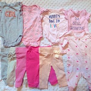 Baby Girl Bundle! 0-3 months. Hardly used, like new clean. 5 onesies & 5 pants.